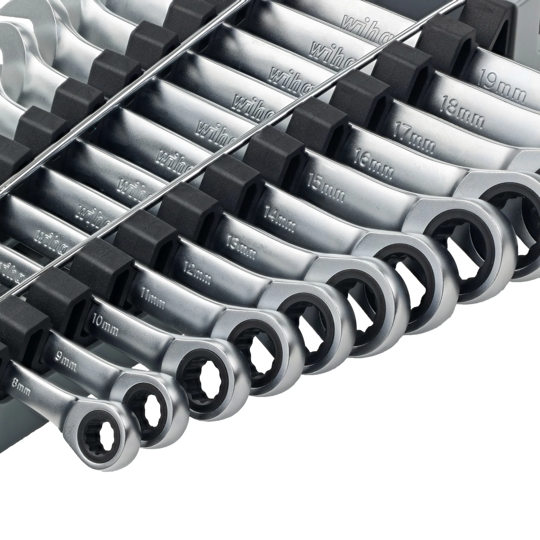 24 Piece Combination Ratchet Wrench Set - Metric and SAE - Image 3
