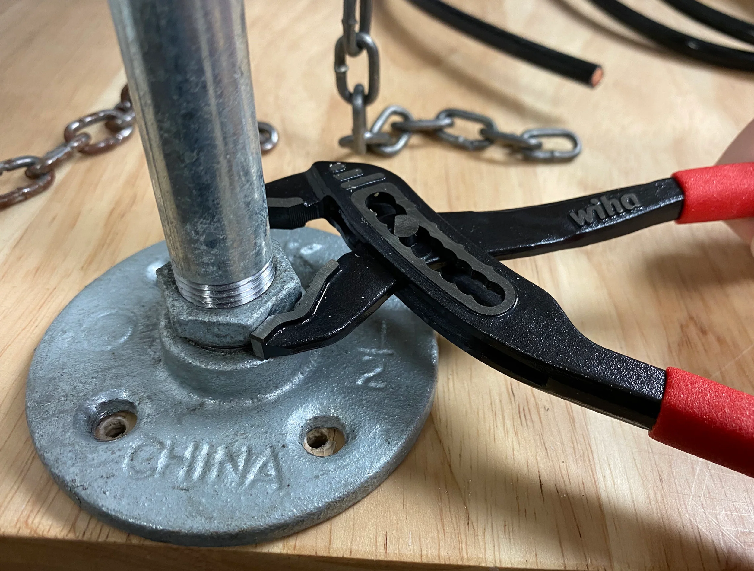 Classic Grip V-Jaw Tongue and Groove Pliers 7" - Image 2